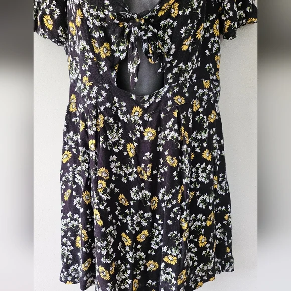 Free People Jinx Black Floral Print Tie-Front Romper Size 10 - Picture 6 of 11